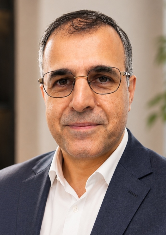دکتر مهدی  داودی